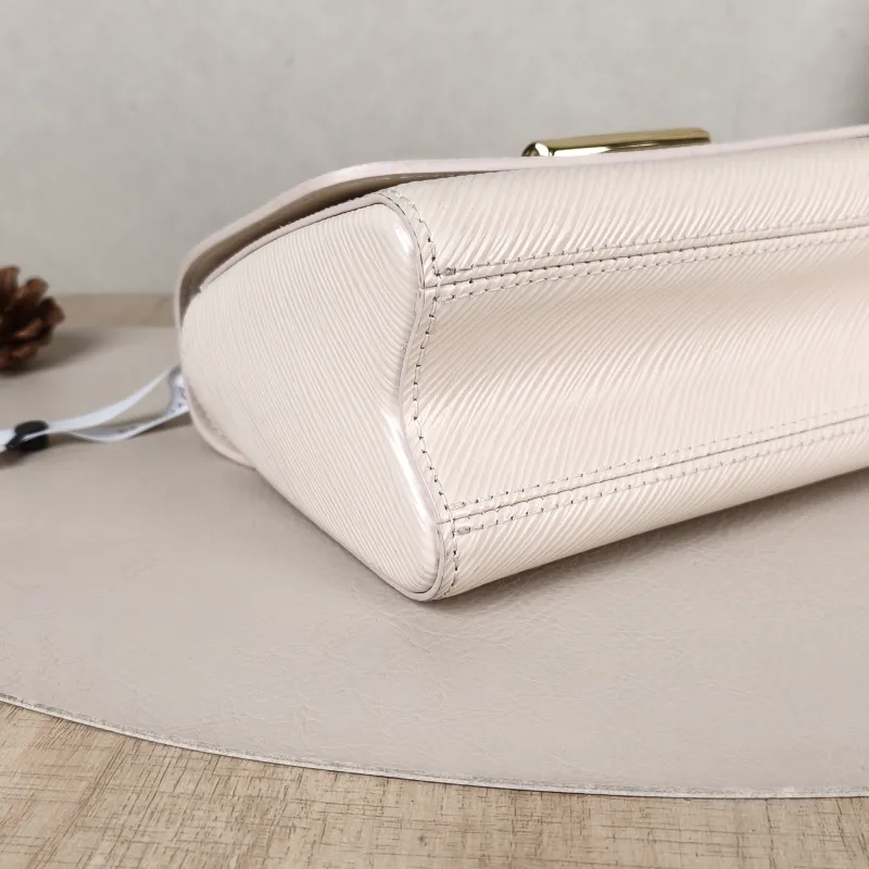 Louis Vuitton Crossbody Bag Twist White Epi Embossed Calfskin Small19 × 9 × 15 cm — detail view 4 of 13