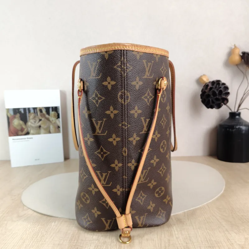 Louis Vuitton Shoulder Bag Neverfull Monogram PVC Medium 31 × 14 × 28 cm — detail view 12 of 12