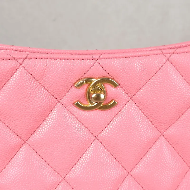 Chanel Shoulder Bag hobo Red Grained Calfskin One Size19 × 8 × 17 cm — detail view 7 of 11