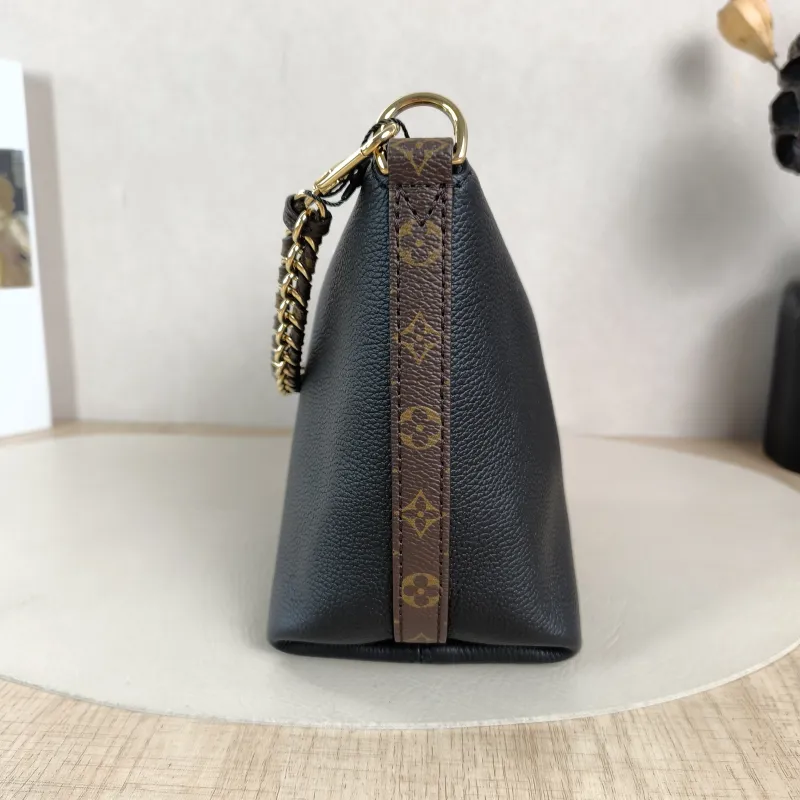 Louis Vuitton Crossbody Bag Multipass Hobo Shoulder Bag Black Calfskinmini17.5 × 9.5 × 18 cm — detail view 5 of 13