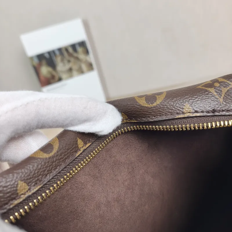 Louis Vuitton Crossbody Bag Side Trunk Box Monogram PVC Medium 23.5 × 8.5 × 16 cm — detail view 4 of 12