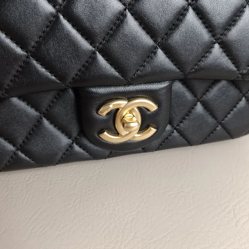 Chanel Crossbody Bag c mini Black Lambskin mini20 × 6 × 12 cm — detail view 11 of 12