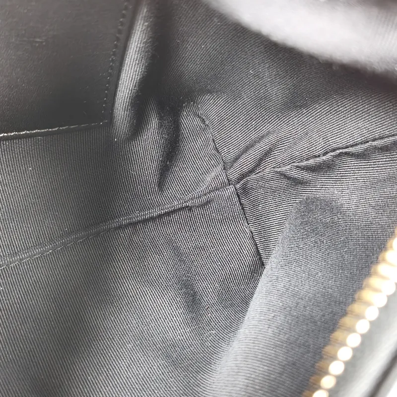 Chanel Shoulder Bag hobo Black with Gold-Tone Hardware Calfskin One Size 24 × 7 × 27 cm — detail view 1 of 13