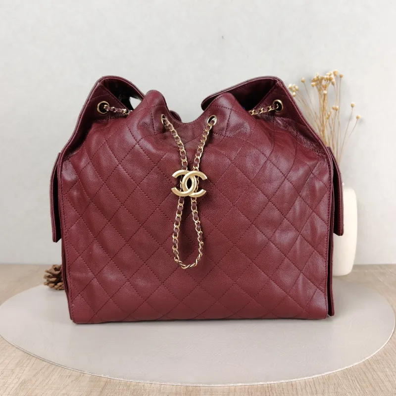 Chanel Shoulder Bag 25Bag Red Grained Calfskin Medium 30 × 15 × 40 cm