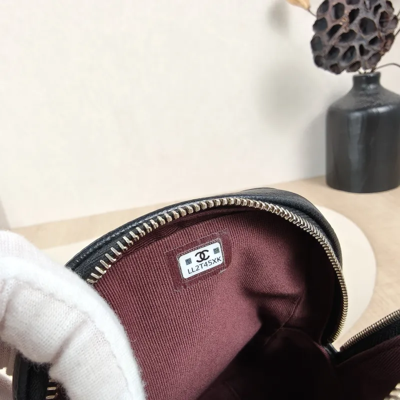 Chanel Crossbody Bag Mini Backpack Crossbody Bag Black Grained Calfskinmini13 × 9 × 18 cm — detail view 3 of 13