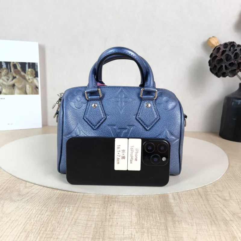 Louis Vuitton Crossbody Bag Speedy20 Calfskin One Size 20.5 × 12 × 13.5 cm — cover view 4 of 5