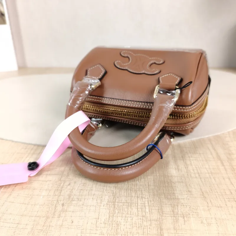 CELINE Crossbody Bag Calfskin Mini 14 × 7.5 × 9.5 cm — detail view 3 of 12