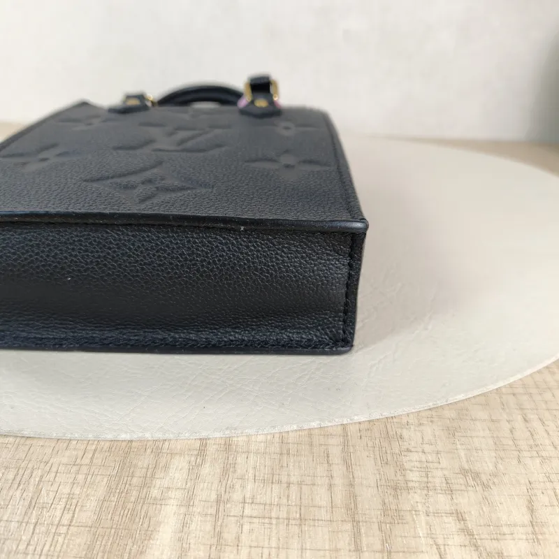 Louis Vuitton Crossbody Bag PETIT SAC PLAT Mini Black Calfskin Mini 14 × 5 × 17 cm — detail view 7 of 10