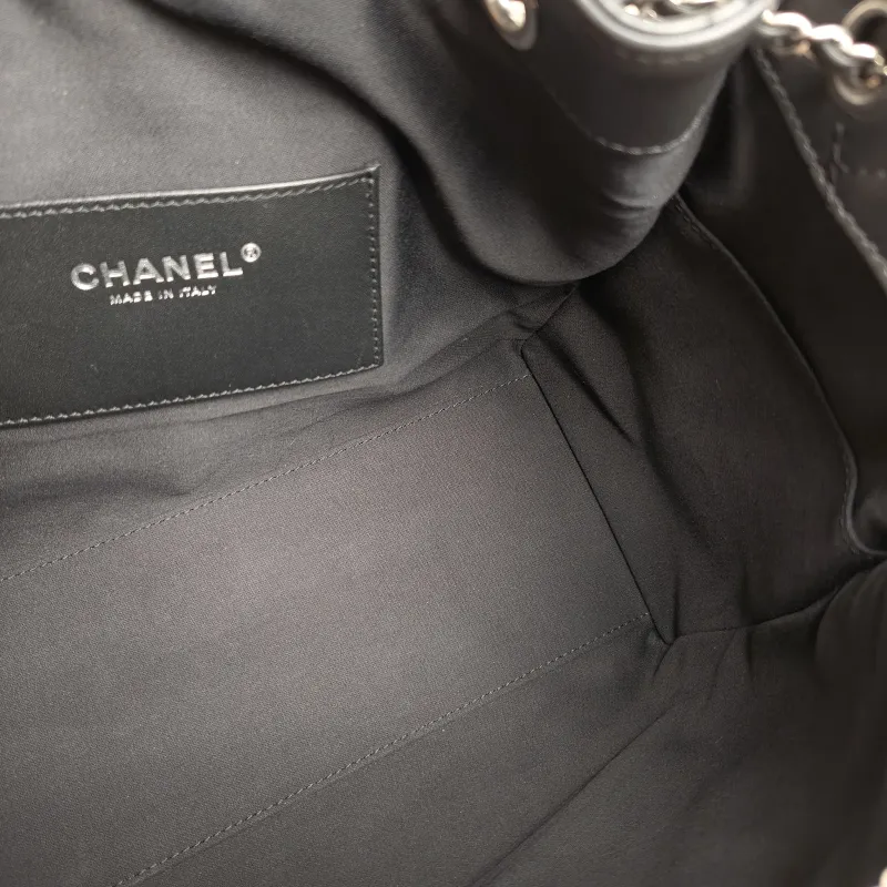 Chanel Shoulder Bag 25Bag Black Waxed Leather Calfskin Small 26 × 14 × 30 cm — detail view 6 of 11