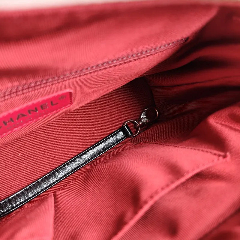 Chanel Crossbody Bag Gabrielle Gabrielle Bag CC alfskin Small 20 × 8 × 15 cm 29 — detail view 3 of 12