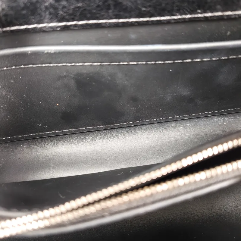Louis Vuitton Crossbody Bag Capucines East West Black Calfskin BB 26.5 × 8 × 14 cm — detail view 11 of 13