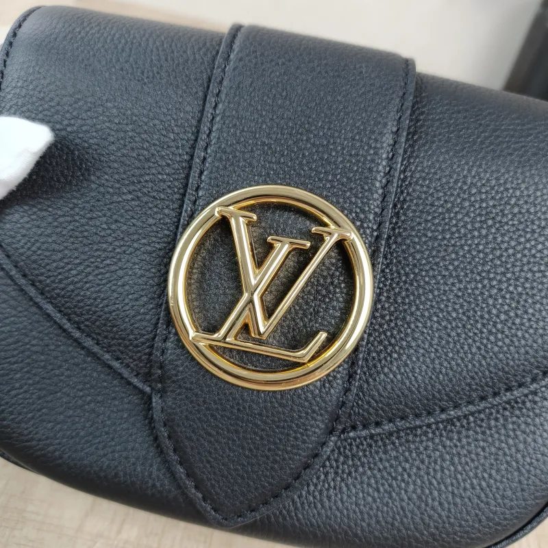 Louis Vuitton Crossbody Bag Pont 9 Soft Messenger Bag Black Calfskin Small21 × 6.5 × 15 cm — detail view 2 of 14