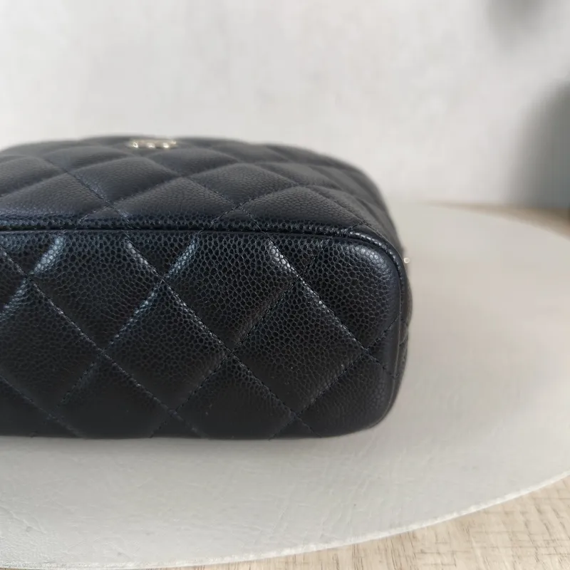 Chanel Crossbody Bag Vanity Case Bag Black Grained Calfskin 20 × 6 × 19 cm — detail view 5 of 10