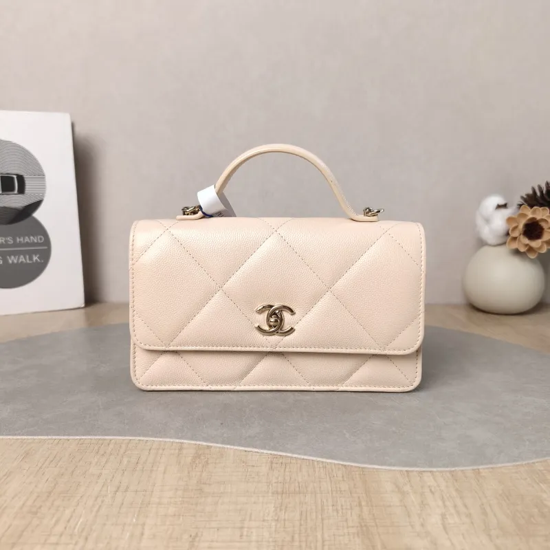 Chanel Crossbody Bag woc Pink Grained Calfskin One Size 19.2 × 3.5 × 12.3 cm