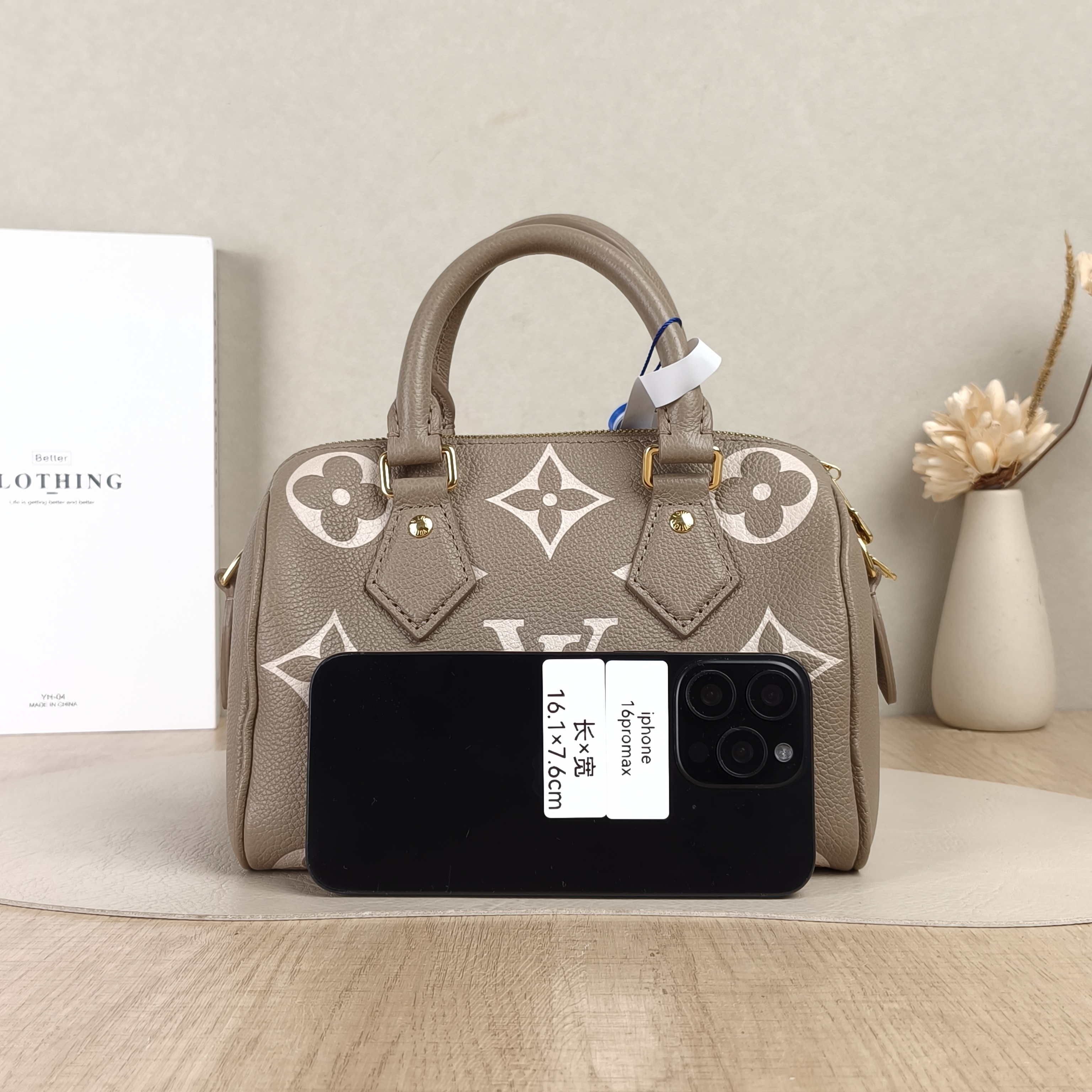 Louis Vuitton Crossbody Bag Speedy20 · White Monogram Empreinte Embossed Calfskin Small20.5 × 12 × 13.5 cm — cover view 5 of 5