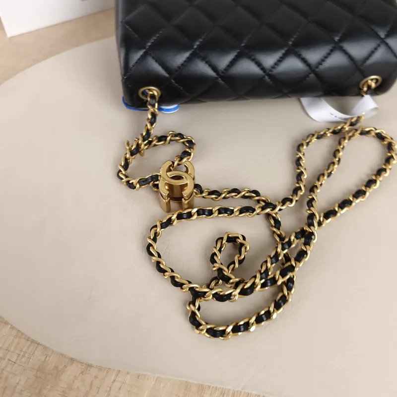 Chanel Crossbody Bag c mini Black Lambskin mini20 × 6 × 12 cm — detail view 4 of 12