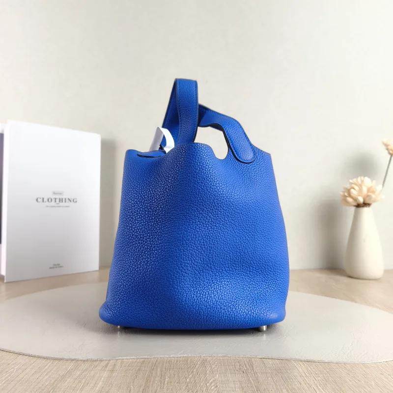 Hermès Top Handle Bag Picotin Lock 18 18 I7 TC Calfskin Small 18 × 13 × 18 cm Y — detail view 7 of 8
