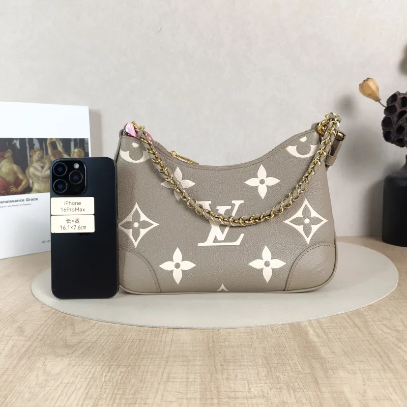 Louis Vuitton Crossbody Bag Boulogne Empreinte Embossed Calfskin Small26 × 9.5 × 16 cm — cover view 4 of 6
