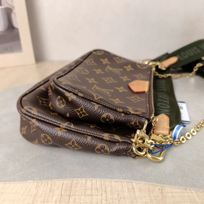 Louis Vuitton Crossbody Bag Multi Pochette Accessoires Shoulder Strap PVC Small 24 × 4 × 13.5 cm — detail view 4 of 16