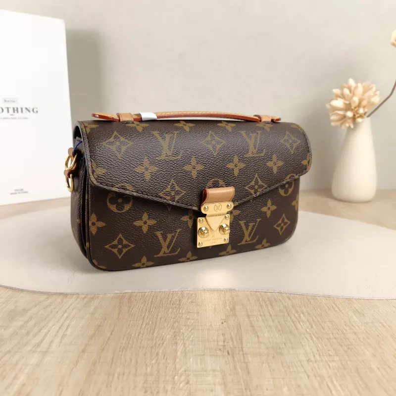 Louis Vuitton Crossbody Bag Pochette Métis East West Monogram PVC Small21.5 × 6 × 13.5 cm — cover view 2 of 5