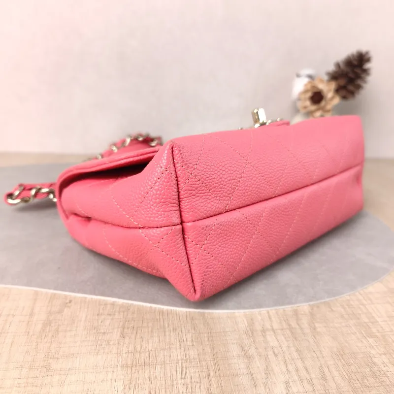 Chanel Crossbody Bag CF Crossbody Bag Red Grained Calfskin One Size 21 × 8 × 13 cm 29 — detail view 4 of 13