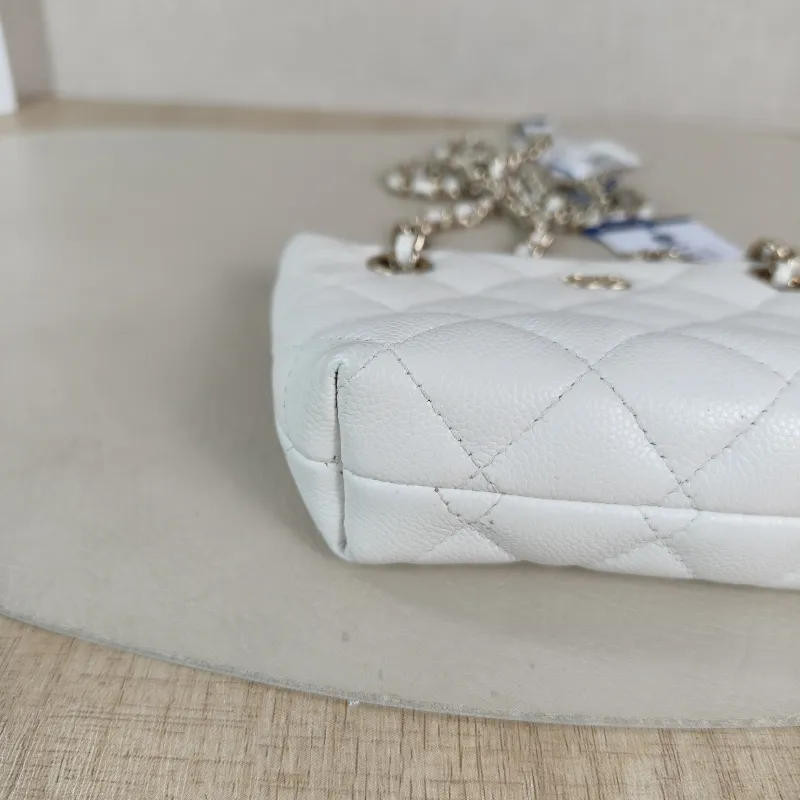 Chanel Shoulder Bag mini tote White Grained Calfskin 15 × 4 × 10 cm — detail view 7 of 10