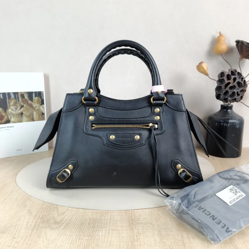 BALENCIAGA Crossbody Bag Neo Classic Black with Gold-Tone Hardware Calfskin Small 33 × 15.5 × 21 cm — cover view 3 of 6