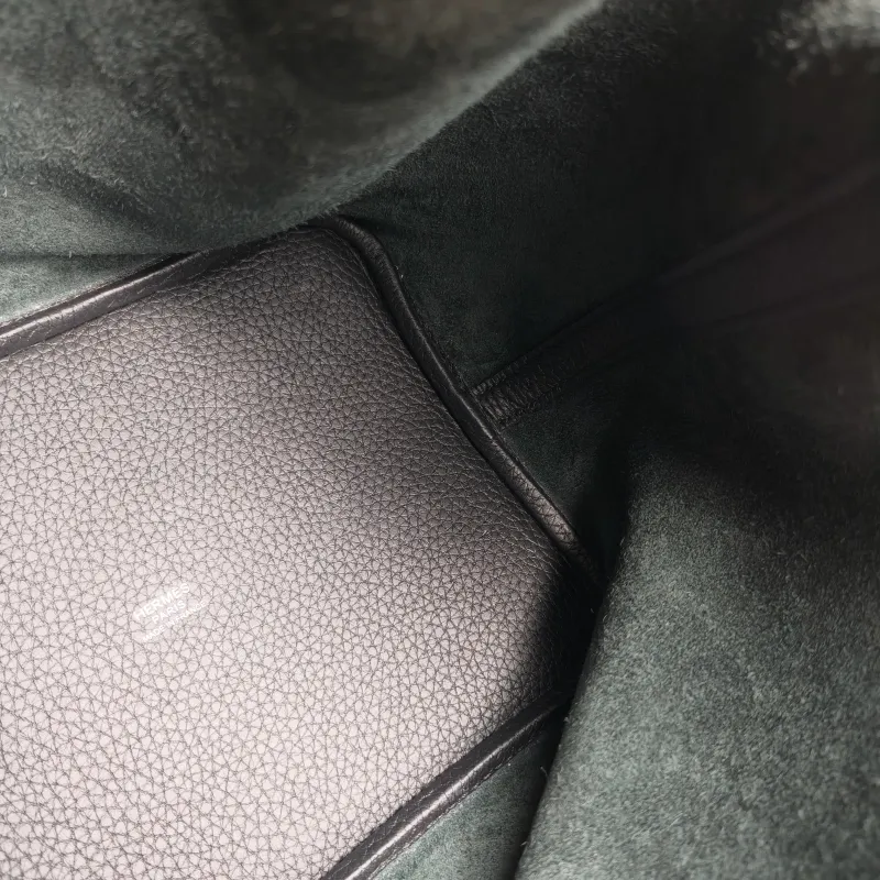 Hermès Top Handle Bag Picotin Lock 22 22 89Black TC Calfskin Medium 22 × 17 × 21 cm Z — detail view 8 of 9