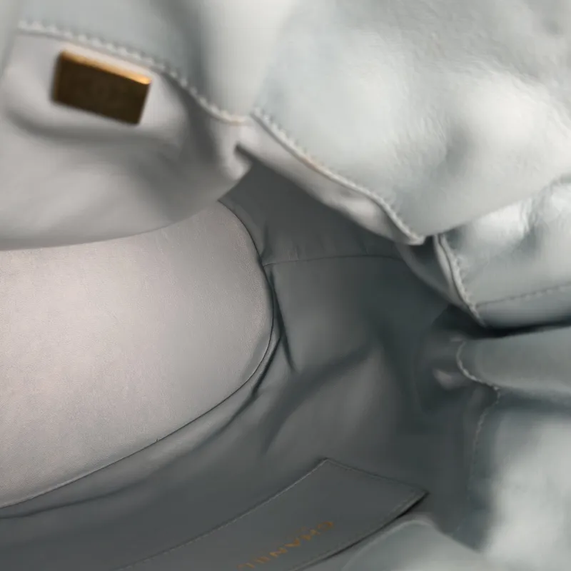 Chanel Crossbody Bag Bucket Bag Blue Calfskin One Size22 × 4 × 25 cm — detail view 2 of 13