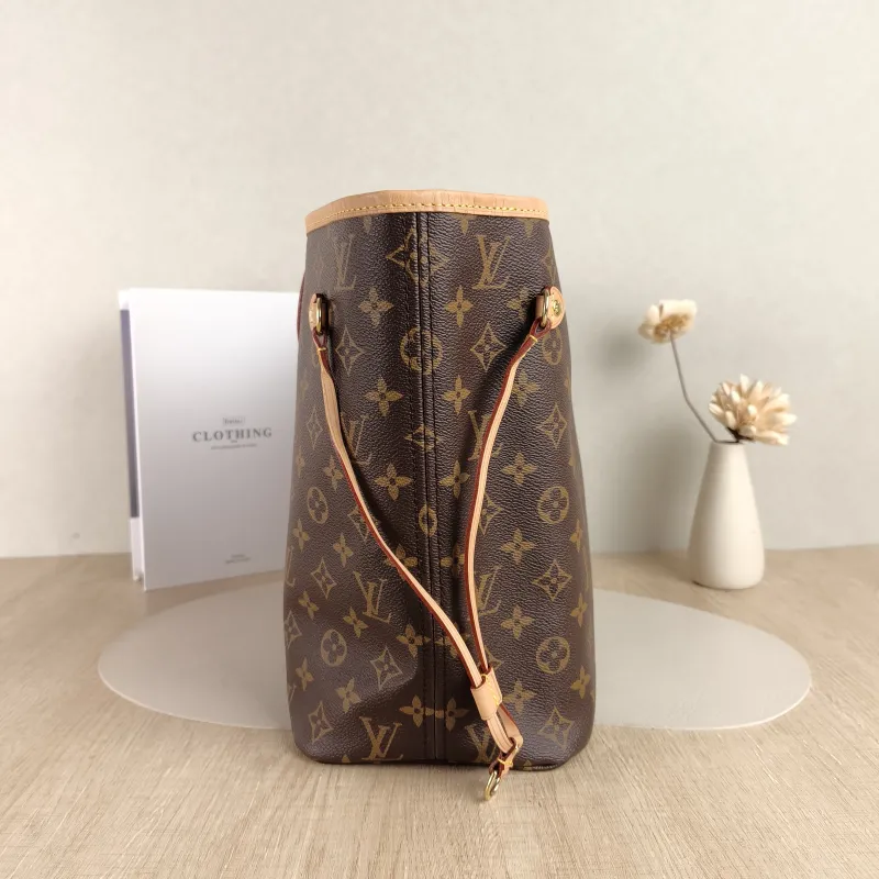 Louis Vuitton Shoulder Bag Neverfull Monogram PVC Medium 31 × 14 × 28 cm — detail view 6 of 12