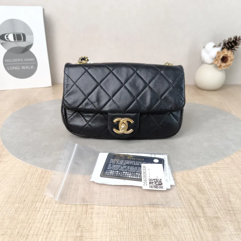 Chanel Crossbody Bag Pearl cf Collection Crossbody Bag Black Calfskin One Size 20 × 5 × 12 cm 30 — cover view 3 of 6