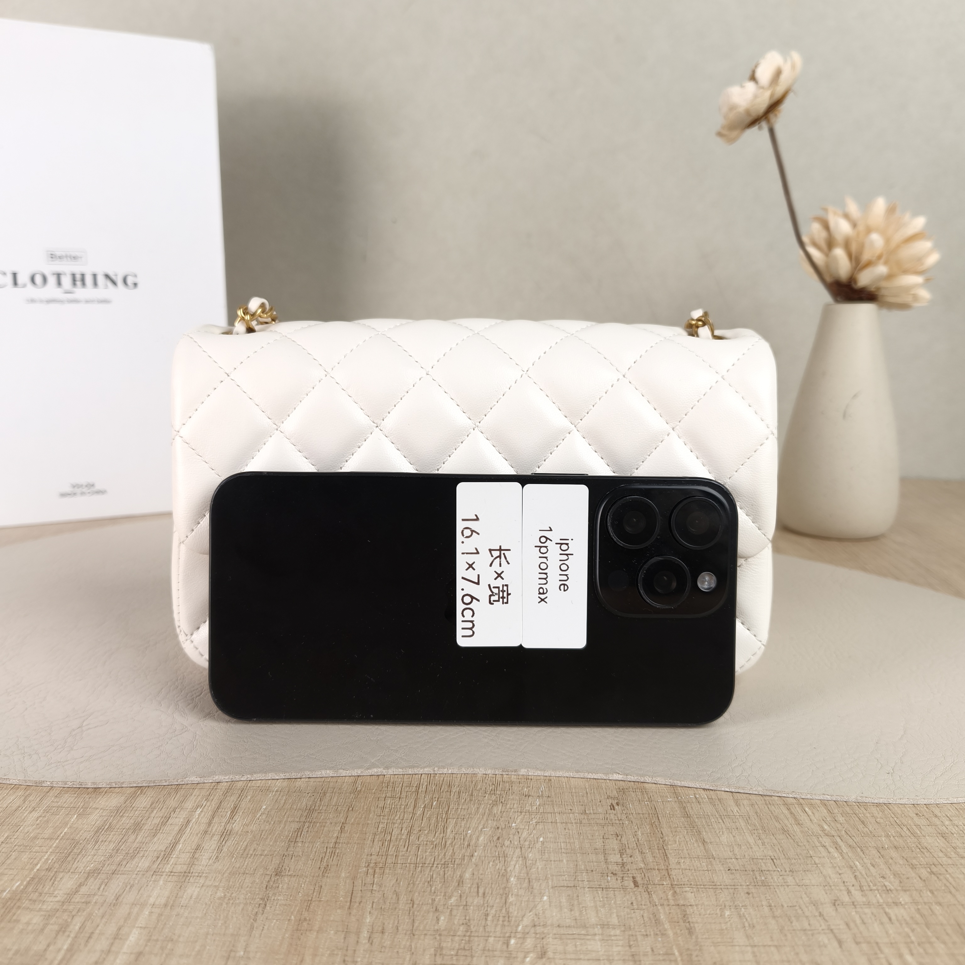Chanel Crossbody Bag mini White Gold Lambskin mini20 × 6 × 12 cm — cover view 2 of 6
