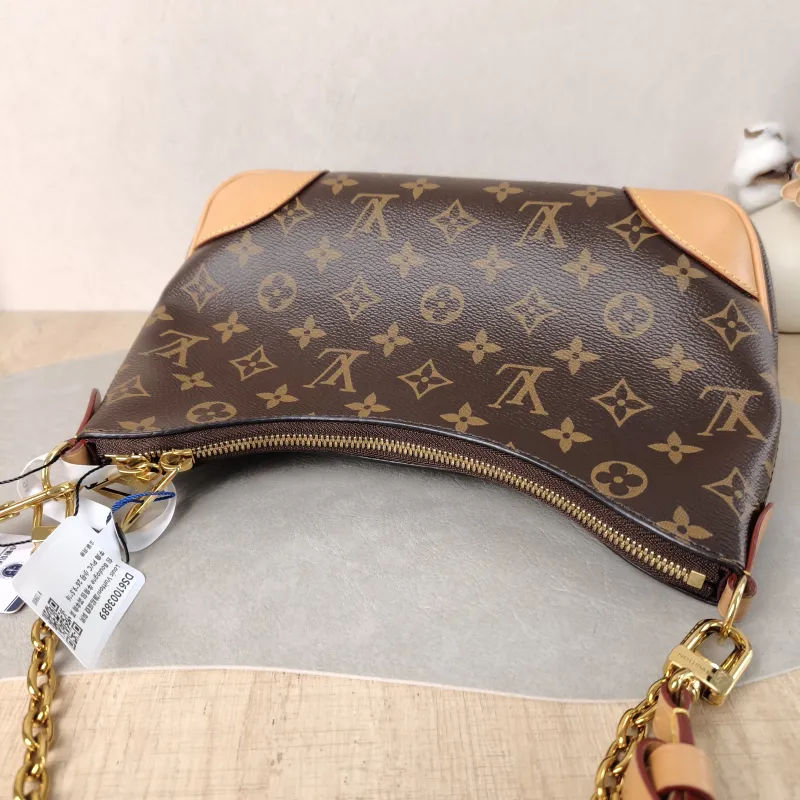 Louis Vuitton Crossbody Bag Boulogne PVC Small 26 × 9.5 × 16 cm — detail view 9 of 11