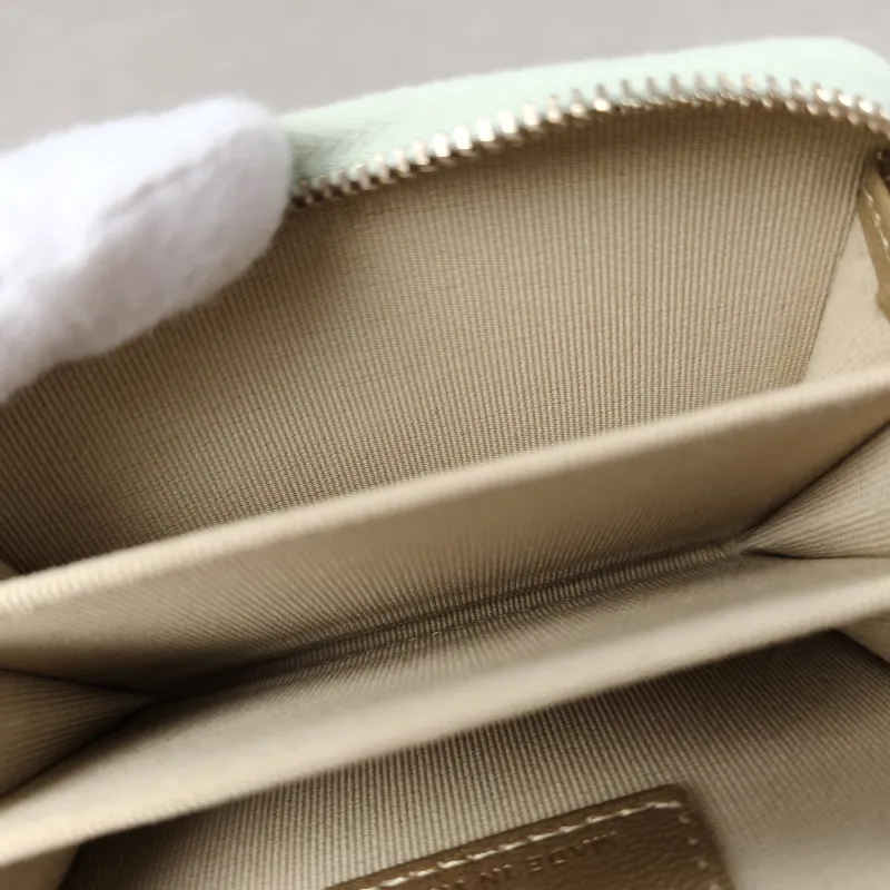 Chanel Crossbody Bag Cardholder Wallet Lambskin 11 × 2 × 7.5 cm — detail view 2 of 13