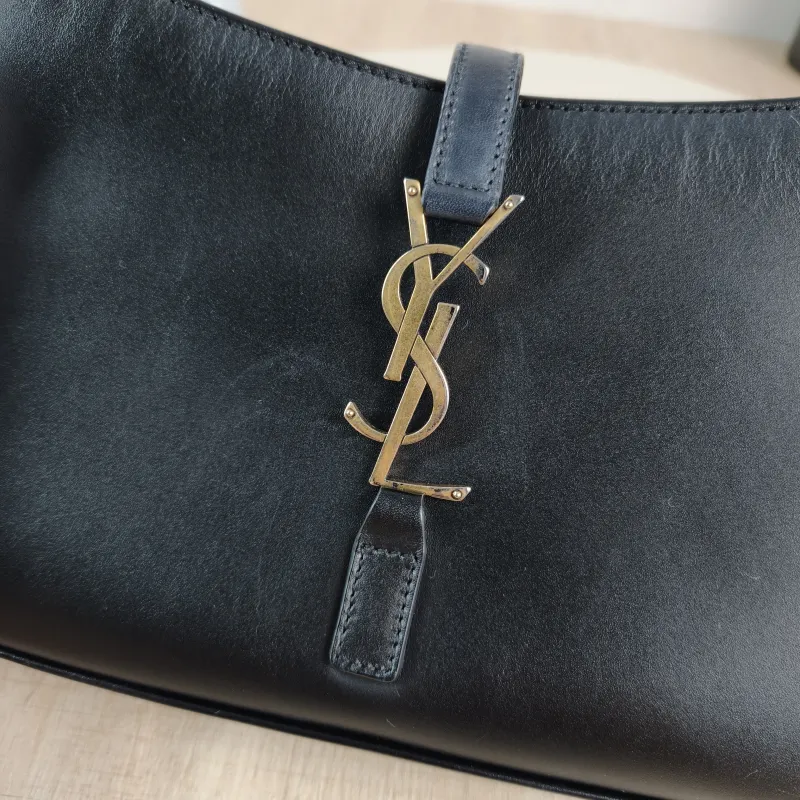 SAINT LAURENT Shoulder Bag LE 5 À 7 Black Calfskin Small23 × 6.5 × 16 cm — detail view 10 of 12