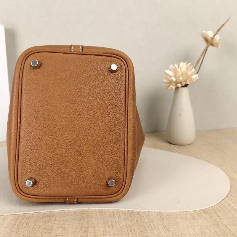 Hermès Top Handle Bag Picotin Lock 18 1834 Saddle Leather Small18 × 13 × 18 cm — detail view 12 of 12