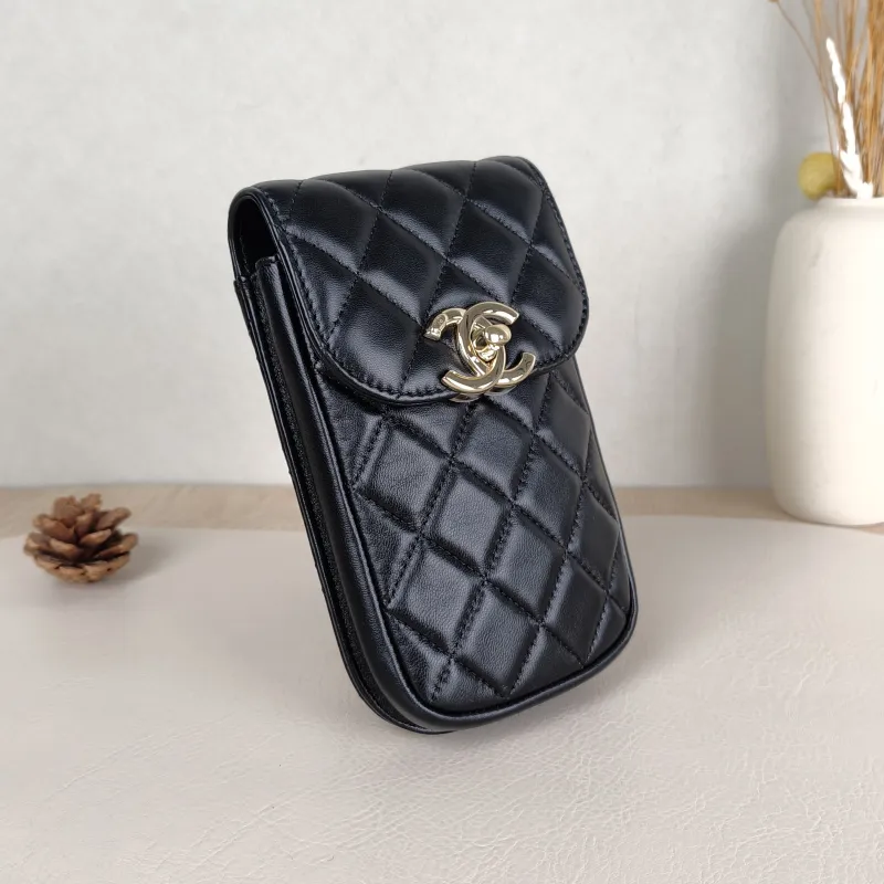 Chanel Crossbody Bag Crossbody Bag Black Lambskin One Size10 × 2 × 17 cm — cover view 4 of 5