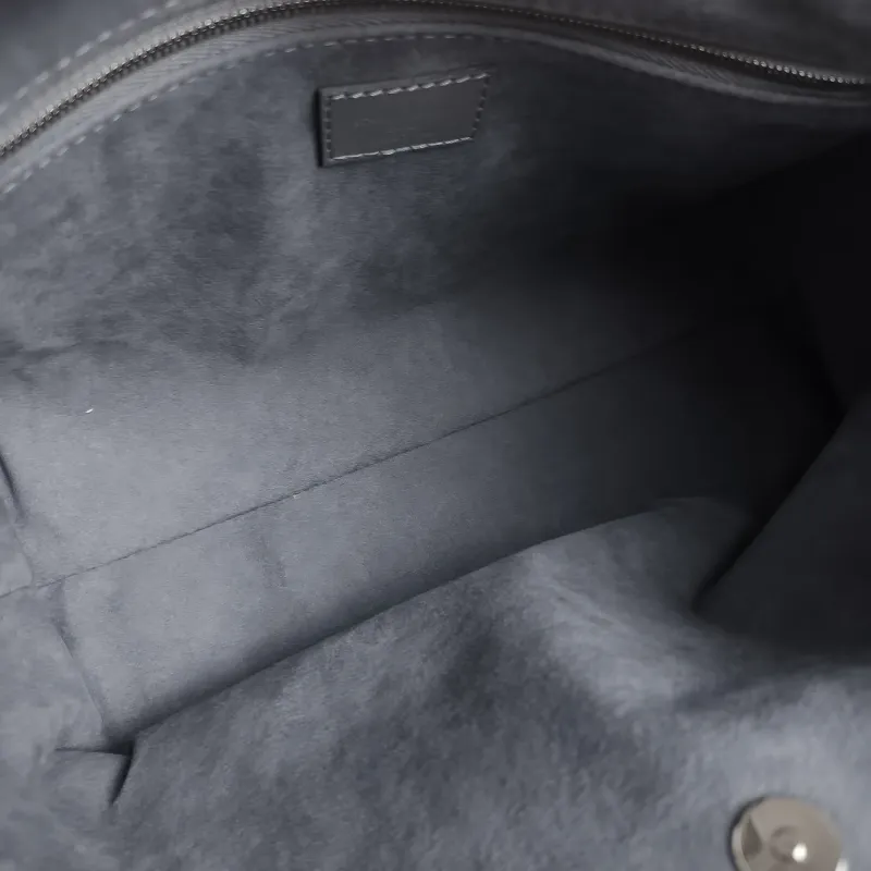 Louis Vuitton Crossbody Bag Carryall Cargo Vibe Grey SL ambskin Small 33.5 × 15 × 23 cm — detail view 10 of 12