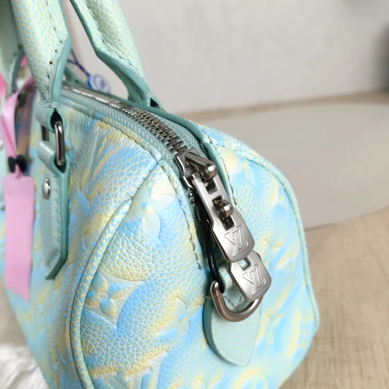 Louis Vuitton Crossbody Bag Speedy20 Collection Calfskin One Size 20.5 × 12 × 13.5 cm — detail view 2 of 11