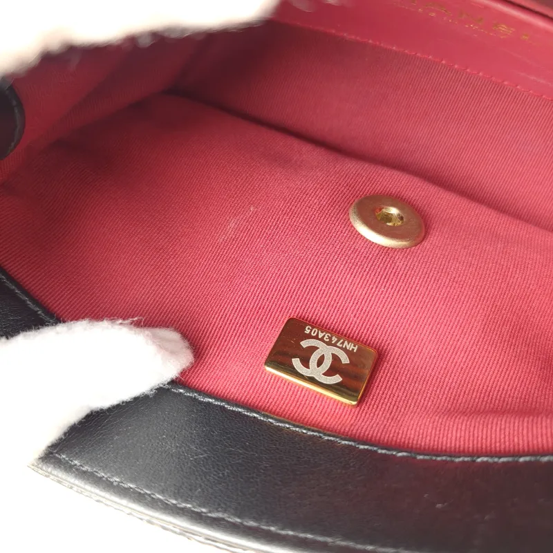 Chanel Crossbody Bag mini Black Lambskin One Size20 × 6 × 12 cm — detail view 11 of 12