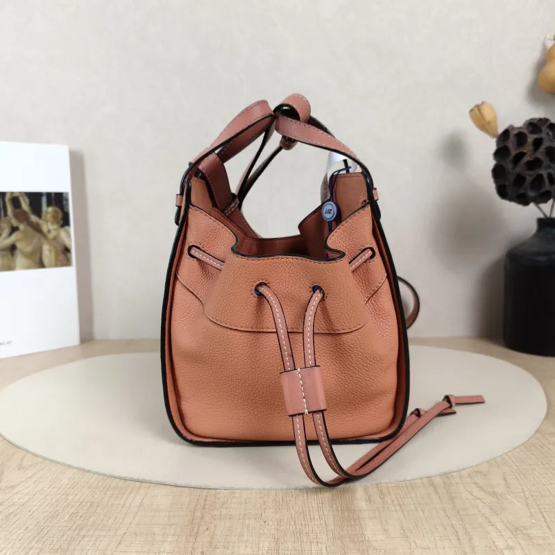 LOEWE Crossbody Bag Hammock Calfskinmini17 × 11 × 19.5 cm