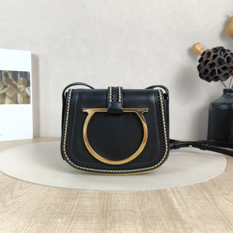 FERRAGAMO Shoulder Bag Shoulder Bag Black Calfskin One Size18 × 5 × 15 cm