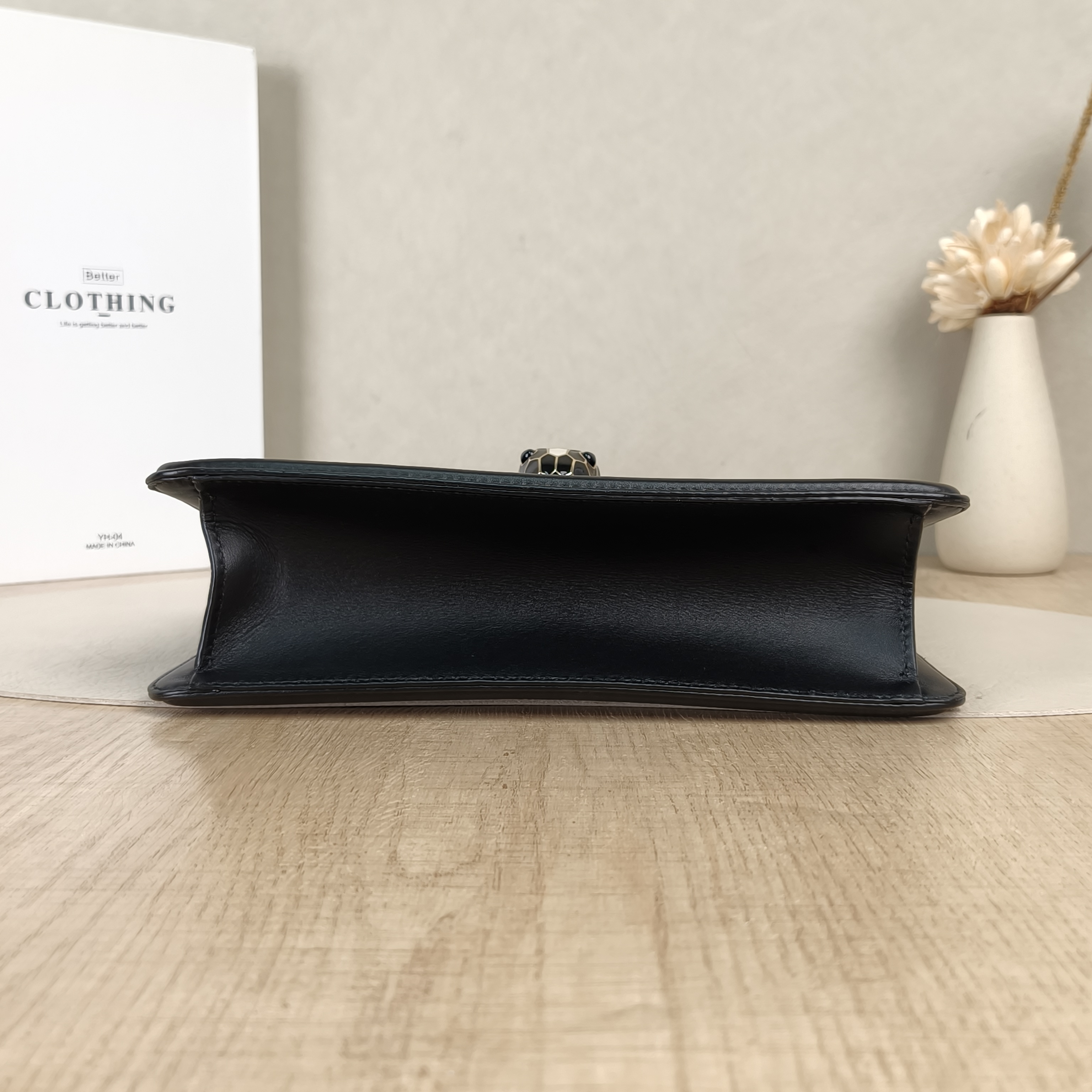 Bvlgari Shoulder Bag Serpenti Forever Collection Crossbody Bag Black Calfskin24 × 6 × 15.5 cm — cover view 2 of 4