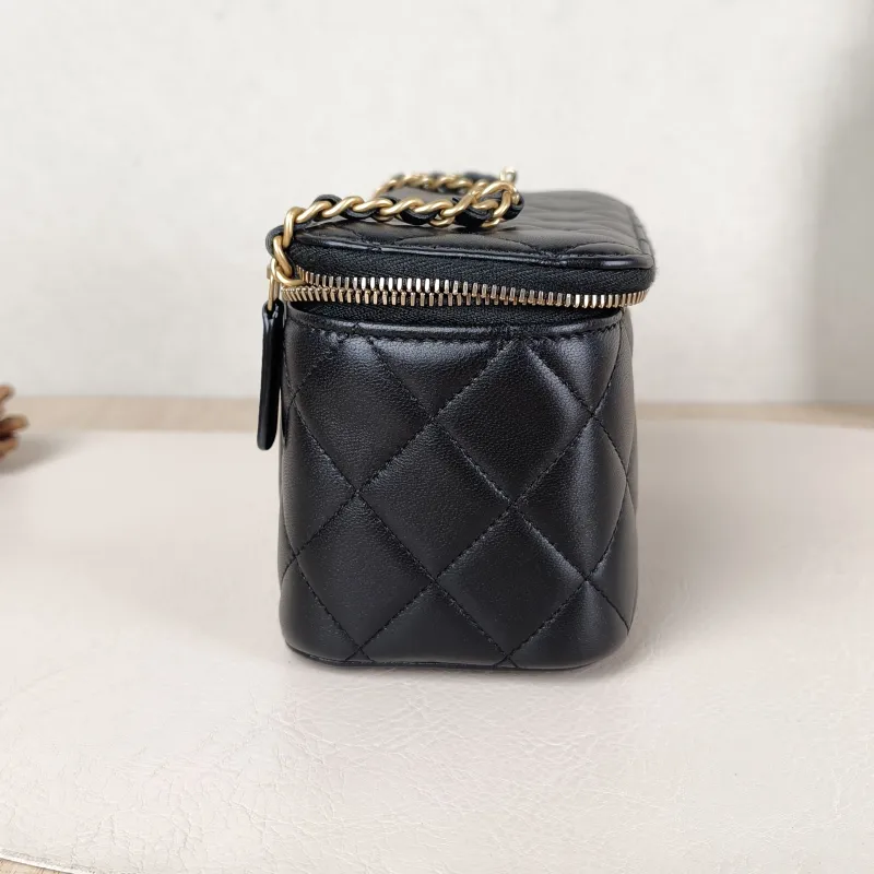 Chanel Crossbody Bag Edition C Black Lambskin 16 × 8 × 9.5 cm — detail view 2 of 10