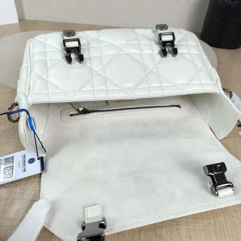 DIOR Crossbody Bag camp Messenger Bag White Calfskin Small 23 × 8 × 15 cm — detail view 3 of 14
