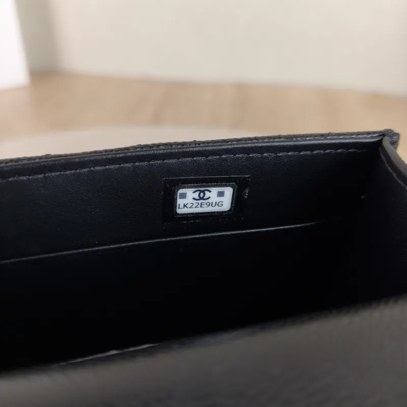Chanel Crossbody Bag kelly Black Grained Calfskin nano 15 × 5 × 11 cm — detail view 7 of 13