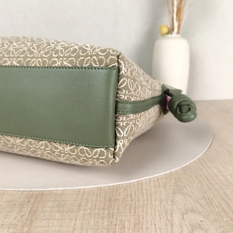 LOEWE Crossbody Bag Flamenco Green Monogram Canvas Medium30 × 10.5 × 24.5 cm — detail view 3 of 8