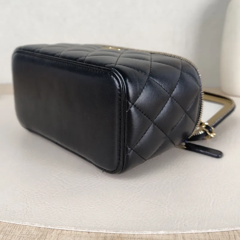 Chanel Crossbody Bag Edition Box Bag Cosmetic Bag Black Lambskin 17 × 8 × 9.5 cm — detail view 9 of 14