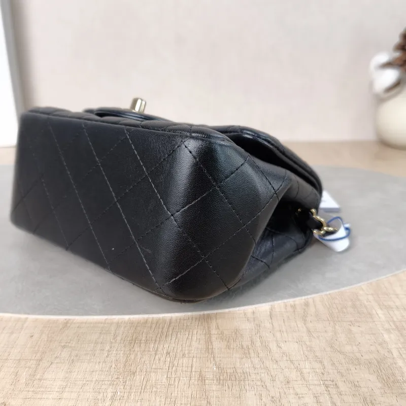 Chanel Crossbody Bag Classic Flap Mini CF Mini Black SL ambskinmini17 × 8 × 13.5 cm — detail view 10 of 15