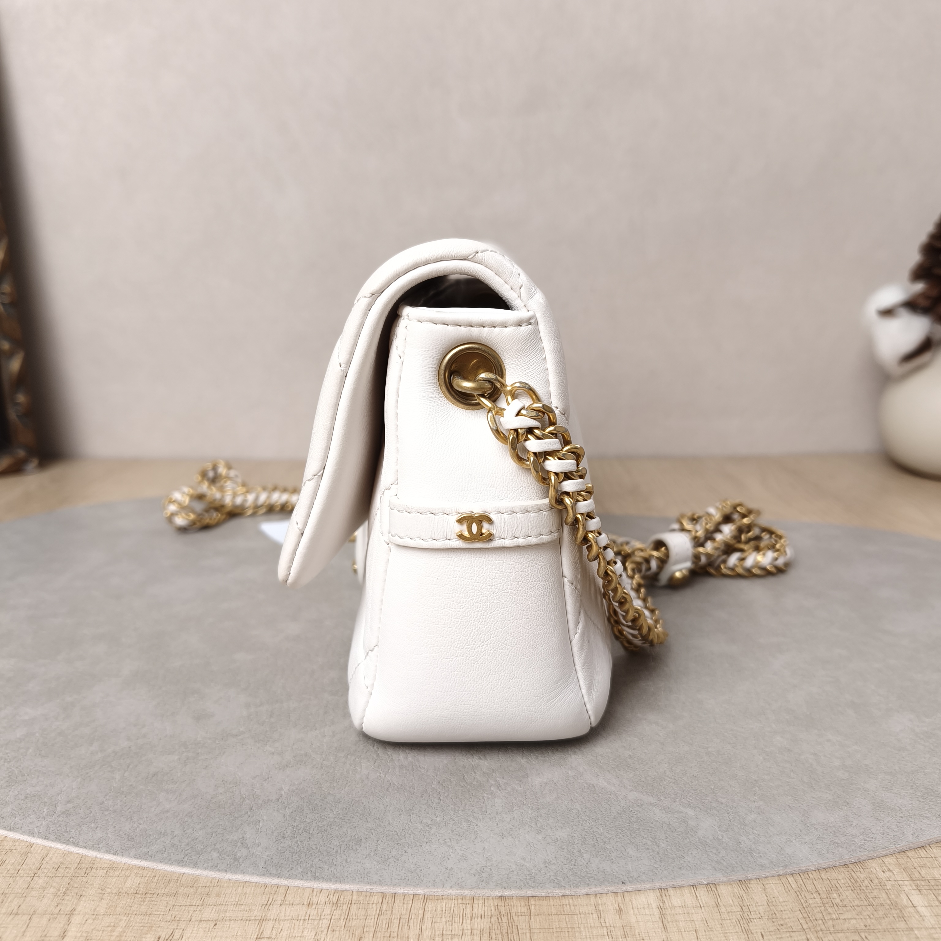 Chanel Crossbody Bag Classic Flap Large Mini CF Mini White Lambskin mini20 × 6 × 12 cm — cover view 2 of 11